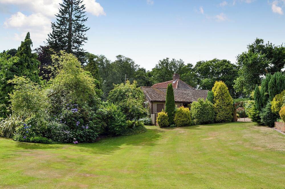 Picket Hill Cottage in Ringwood, Hampshire