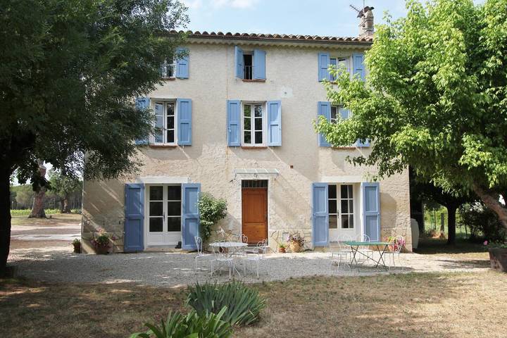 Gîte pour 6 personnes, avec vue et jardin