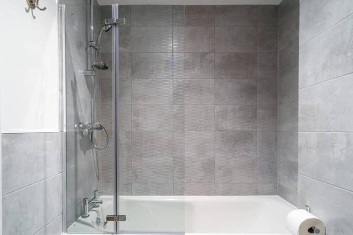 Appartement entier, New Stylish & Spacious Salford Quays 1Bed apartment with balcony in Grand Manchester