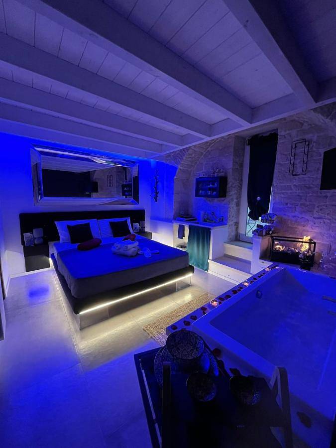Maison d’hôte pour 2 personnes, avec Jacuzzi et Jardin ainsi que Piscine et Sauna à Martina Franca - 4