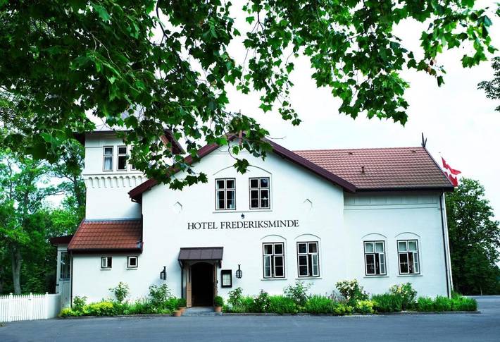 Hotel for 2 personer, med terrasse og have, husdyr tilladt i Præstø