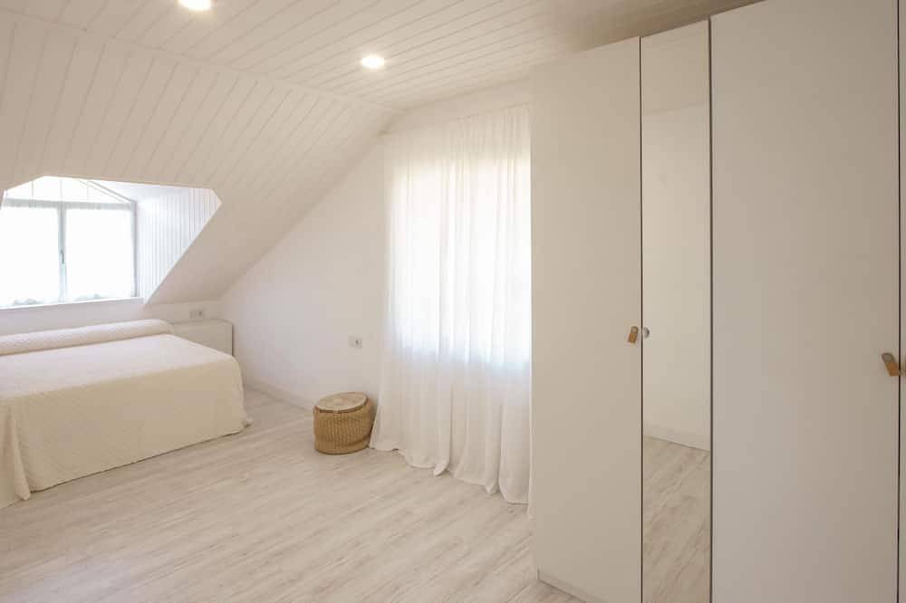 Gran zona exterior, piscina privada y a disfrutar in San Cipriano de Vallalta, Costa del Maresme