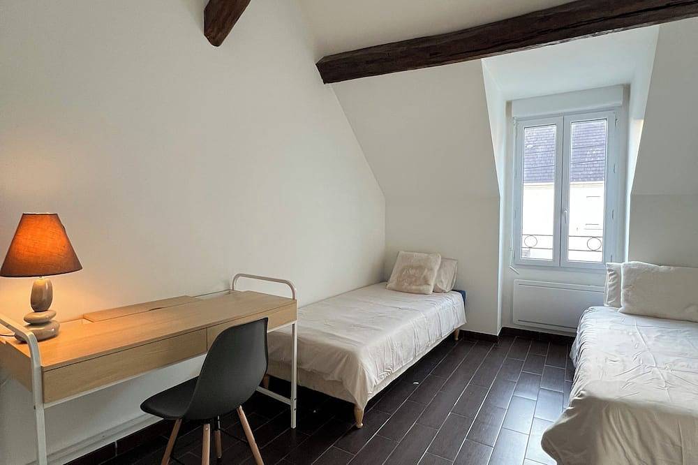 Entire apartment, Beautiful T3 bis duplex near town center in Sens, Yonne