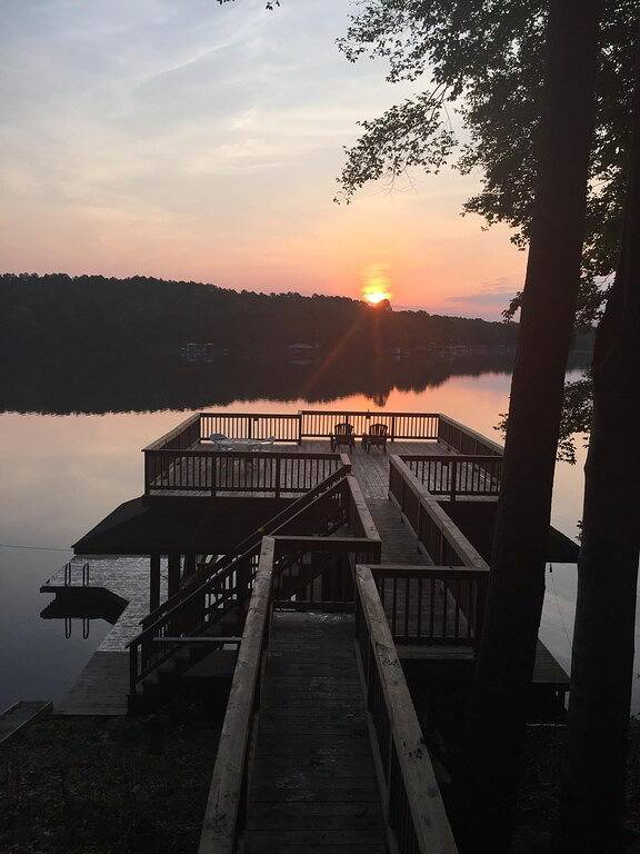 Vacation house for 10 people, with terrace, with pets in Lake Gaston