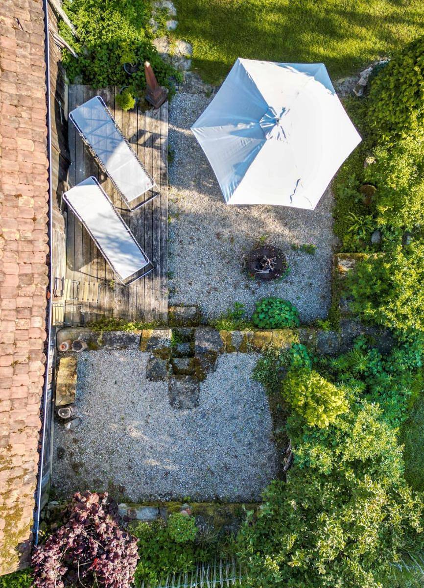 Entire apartment, Refugio - umzäuntem Garten, Kamin, große Fenster, offener Raum, Entspannung in Rot am See, Hohenlohe