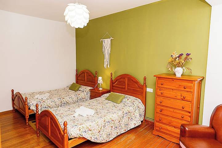 Appartement entier, Torre Plaza 5. A spacious apartment in Boiro, beaches and terraces. in Boiro, Rías Baixas