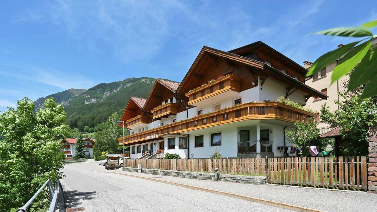 Pension Alpenhof B&B in Gossensaß, Brenner