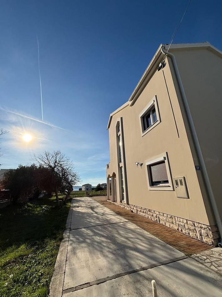 Ferienwohnung für 6 Personen, mit Balkon/Terrasse in Sukosan - 4