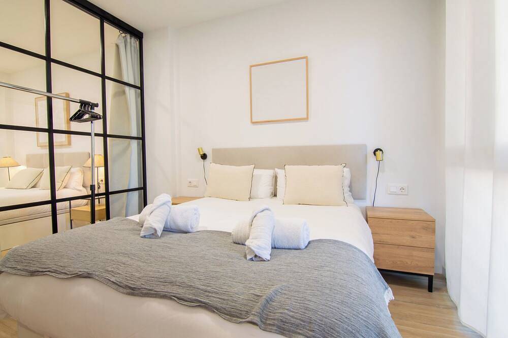 Entire apartment, Family Friendly Apartment in Quiet Neighborhood - 20 Min from Valencia Center in Valencia, Costa de Valencia