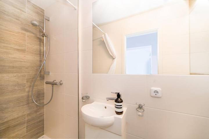 Gîte pour 2 personnes, avec terrasse et jardin dans Heligoland - 4