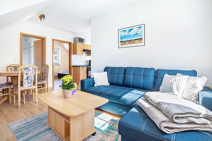 Entire apartment, Apartment '2' with Balcony and Wi-Fi in Groß Zicker, Mönchgut