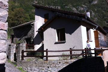 Gîte pour 6 personnes, avec balcon et piscine à Orlu