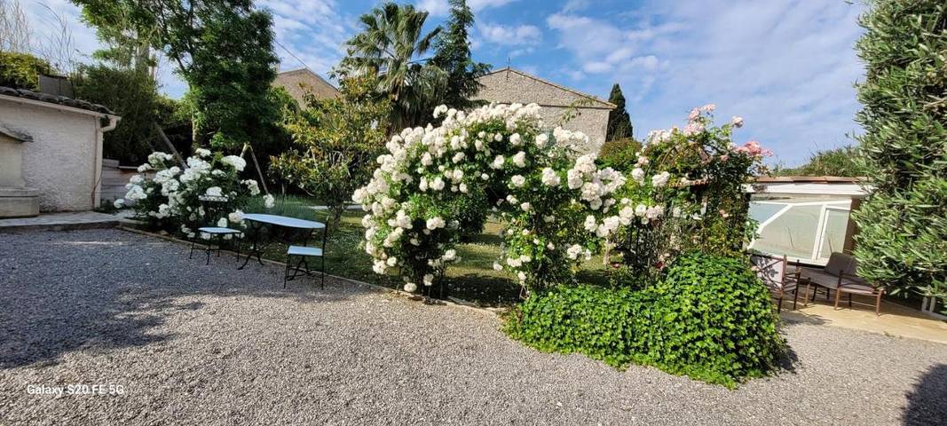 Location de vacances pour 10 personnes, avec jardin ainsi que vue et piscine à Ornaisons - 4
