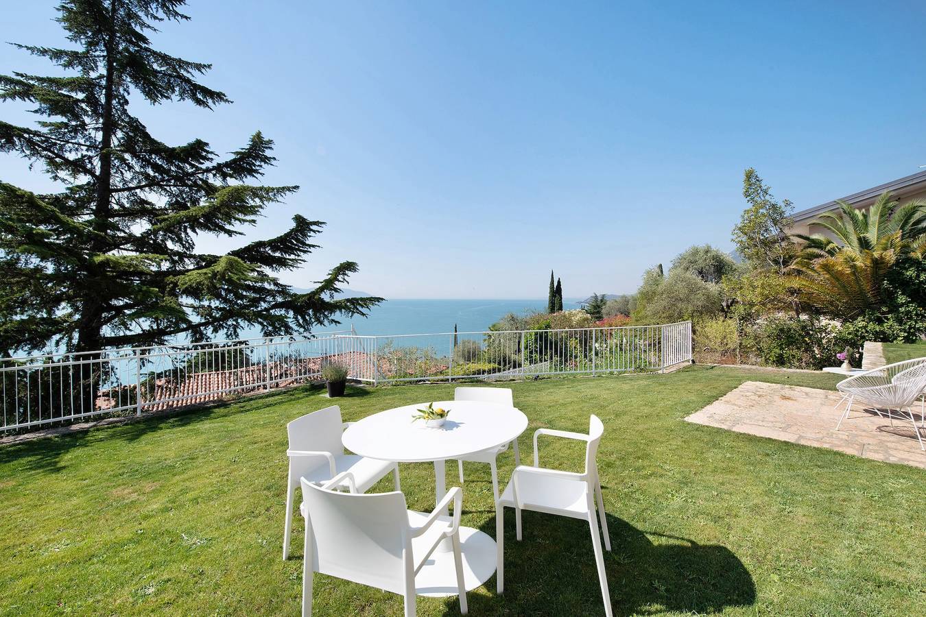 Huisdiervriendelijk appartement Villa Gargnano met uitzicht op het meer en de tuin, foto 12