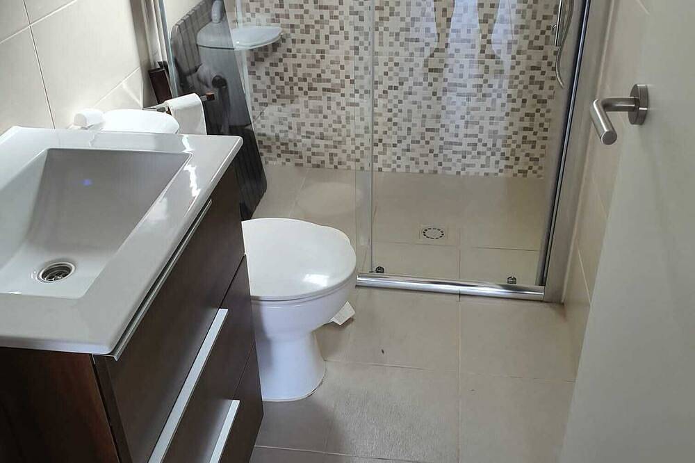 2-bedr. house in camping site-Parque Verde near Arrábida and Sesimbra in Quinta do Conde, Halbinsel von Setúbal