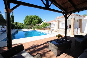 Villa voor 10 Personen in Pinos de Alhaurín, Alhaurín de la Torre, Afbeelding 1