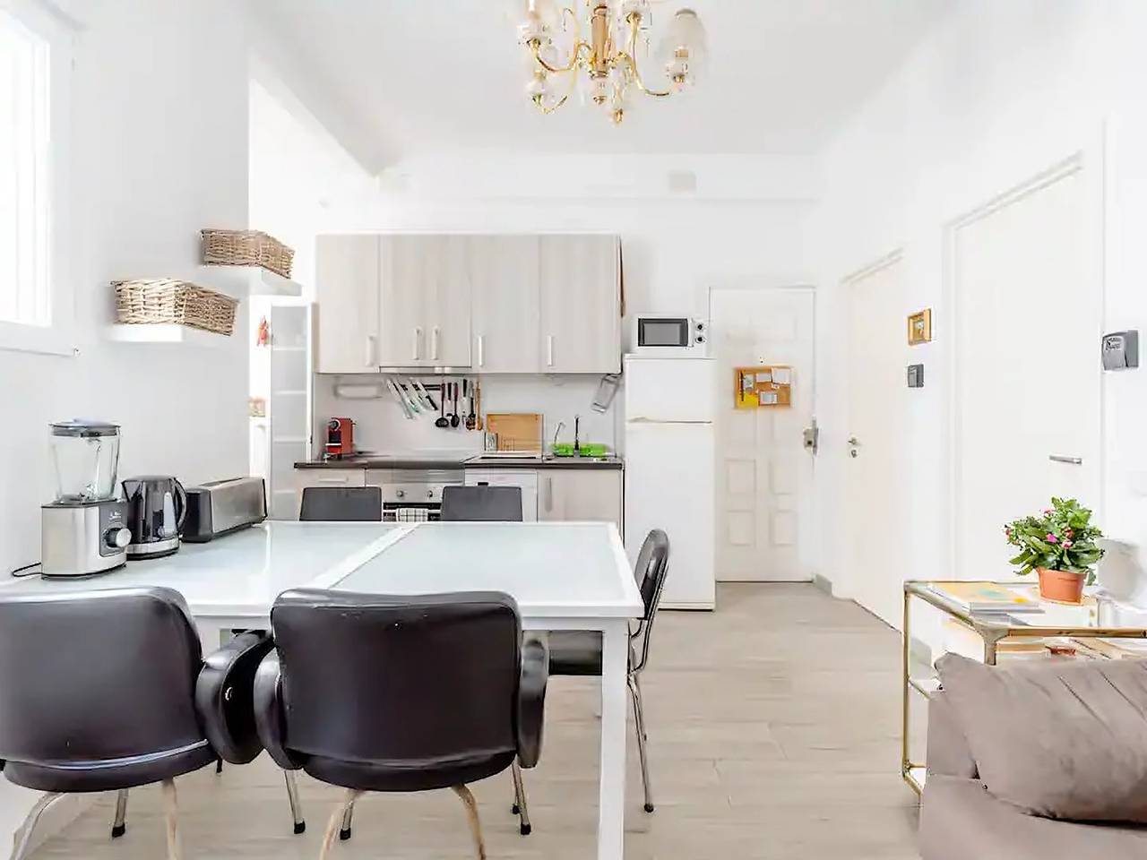 Entire apartment, Vacation Apartment 'Las Canteras Beach Life' with Balcony and Wi-Fi in Las Palmas de Gran Canaria Centre, Las Palmas de Gran Canaria