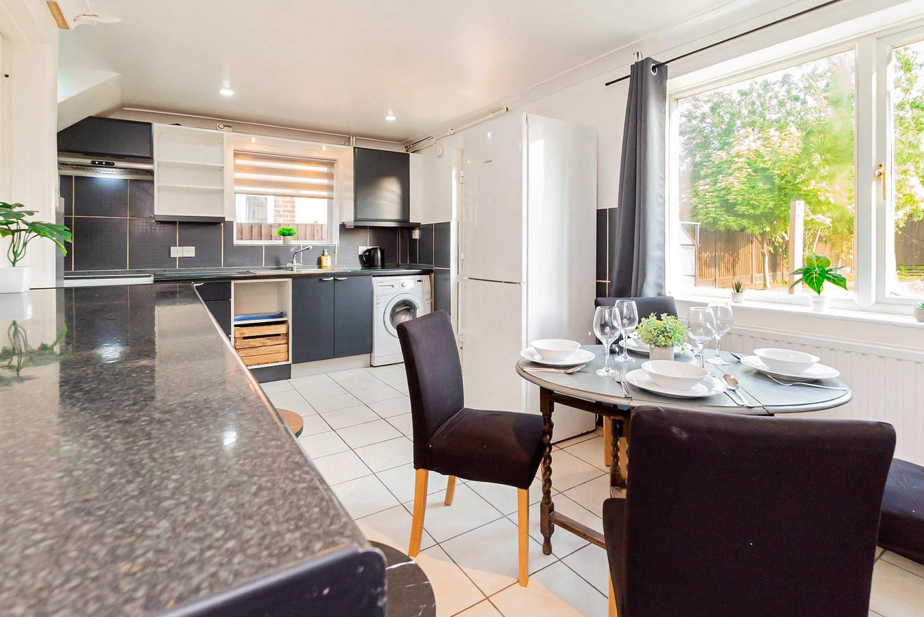 Beautiful 3 Bedroom Home with Parking & Garden in Eight Ash Green, Colchester