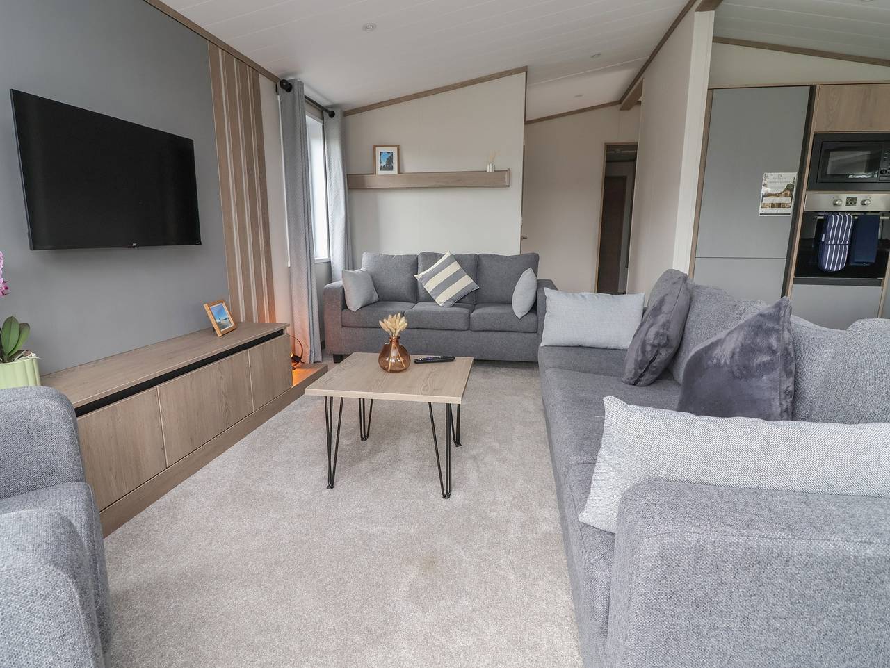 Cedar Lodge 2 Bedrooms in Delamere, Cheshire West and Chester