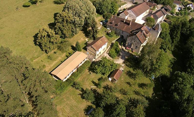 Location de vacances pour 6 personnes, avec vue et jardin à Villeneuve-sous-Pymont - 2