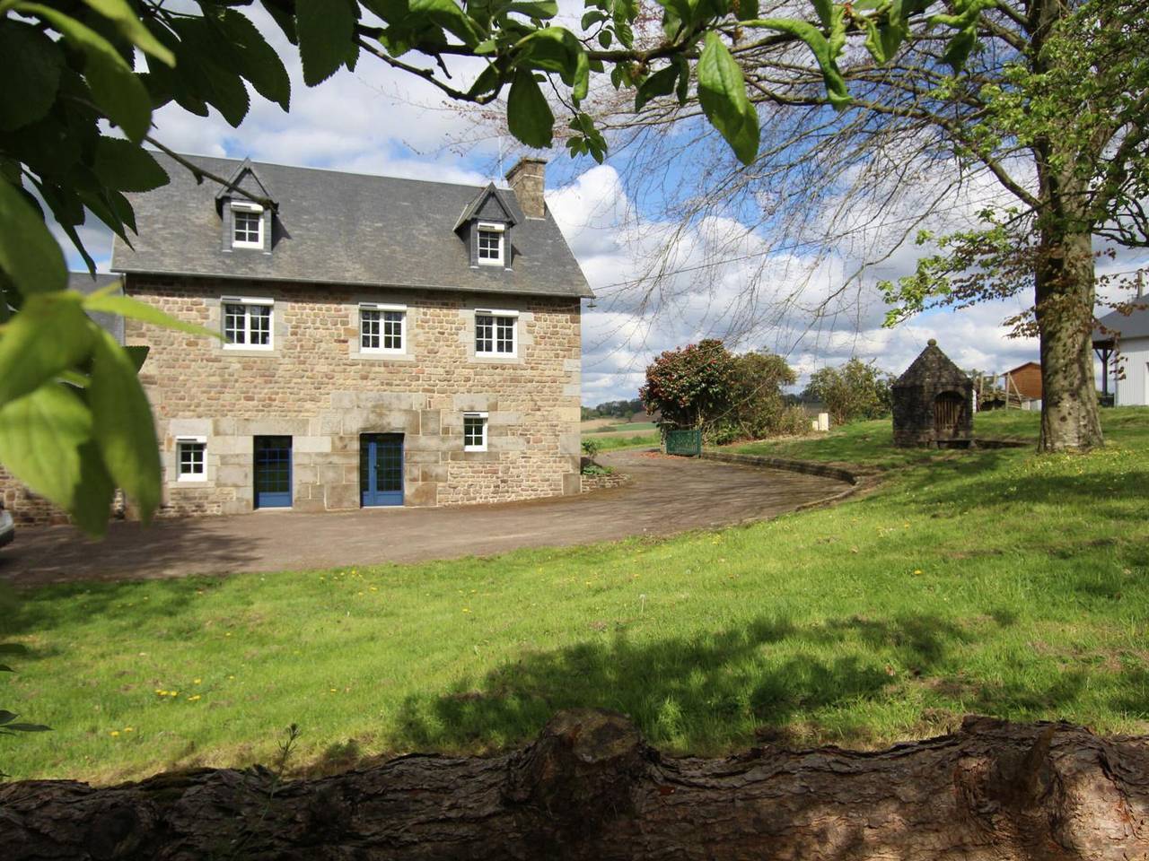 Maison Authentique 3 chambres avec Jardin près du Mont-Saint-Michel in Saint-Laurent-de-Terregatte, Région d'Avranches
