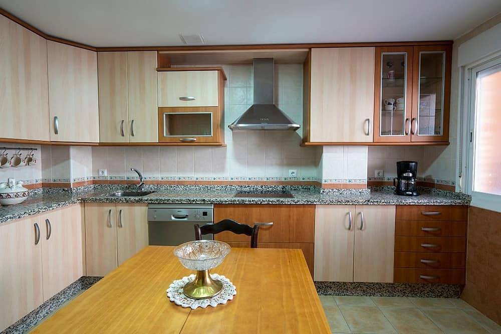 Entire apartment, Montesol-Ferienwohnung in Cáceres, Cáceres Region