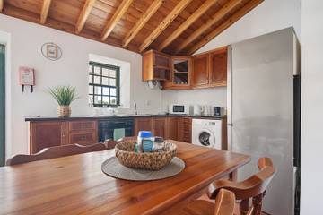 Villa for 2 People in Ribeiras, Pico (Azores), Photo 4