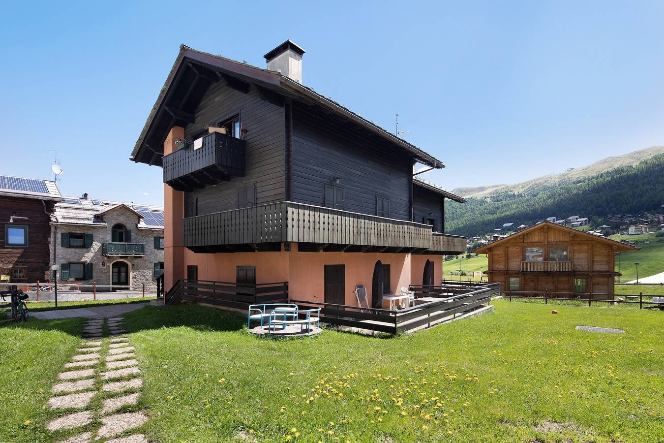 Appartement entier, Appartement "Valleverde" avec vue sur les montagnes, balcon et Wi-Fi in Livigno (Town), Livigno
