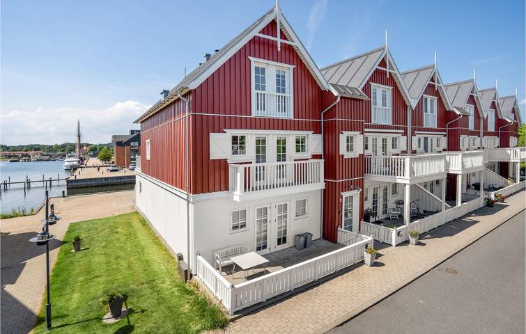 Ferielejlighed for 6 personer, med Terrasse og Jacuzzi såvel som Sauna og Udsigt i Gråsten