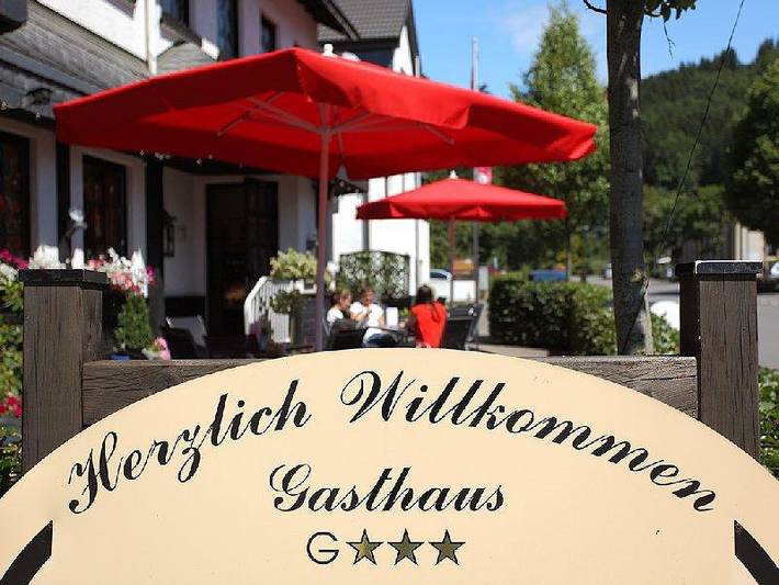 Gasthaus Mester - Einzelzimmer mit Wc und Dusche in Lennestadt, Sauerland