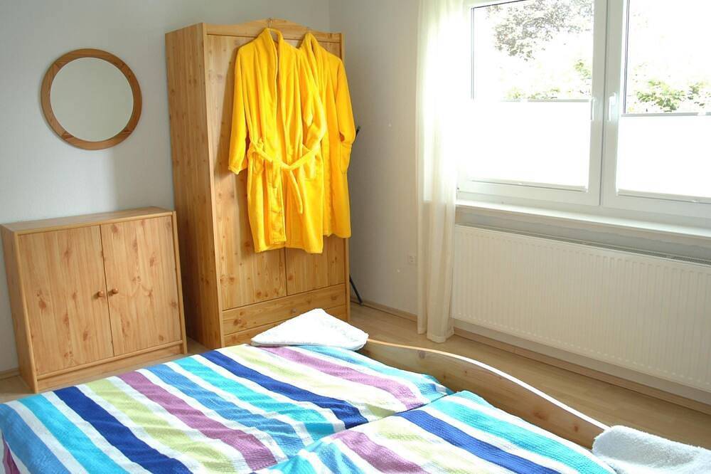 Mit Indoorpool, Garten und Partyraum in Geestland, Cuxland