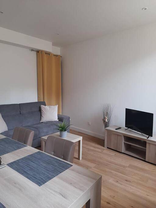 Appartement entier, One-Bedroom Apartment in Saint-Nectaire, Parc naturel régional des Volcans d'Auvergne