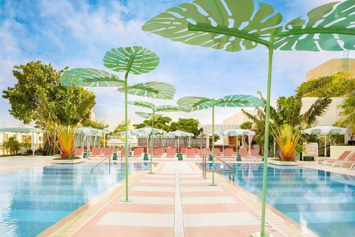Hôtel pour 2 personnes, avec terrasse ainsi que piscine et vue