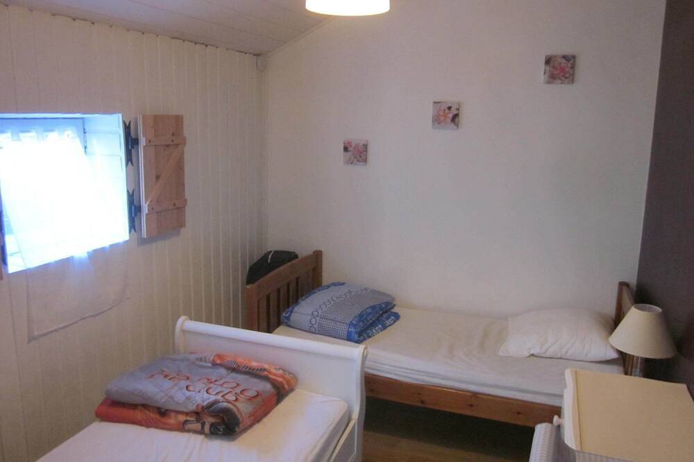 Maison bois plein pied proche de la mer in Plouezoc'h, Ceinture Dorée