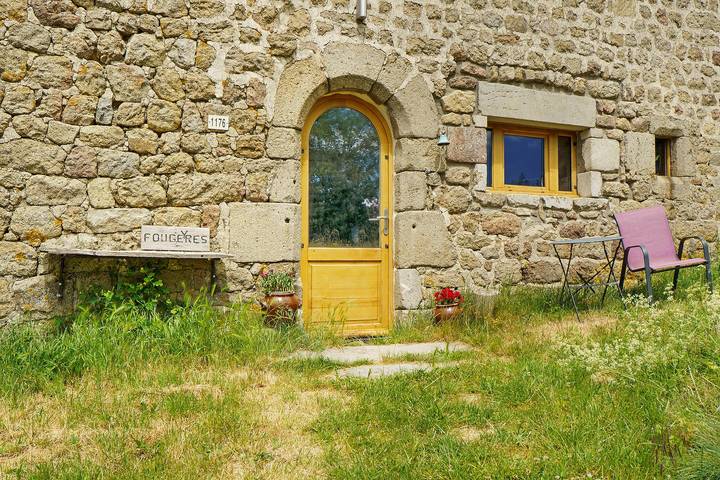 Granite House in a Hamlet at 950 m Altitude in Gluiras, Parc naturel régional des Monts d'Ardèche