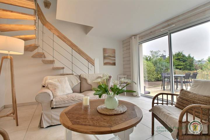 Gîte pour 4 personnes, avec terrasse et jardin