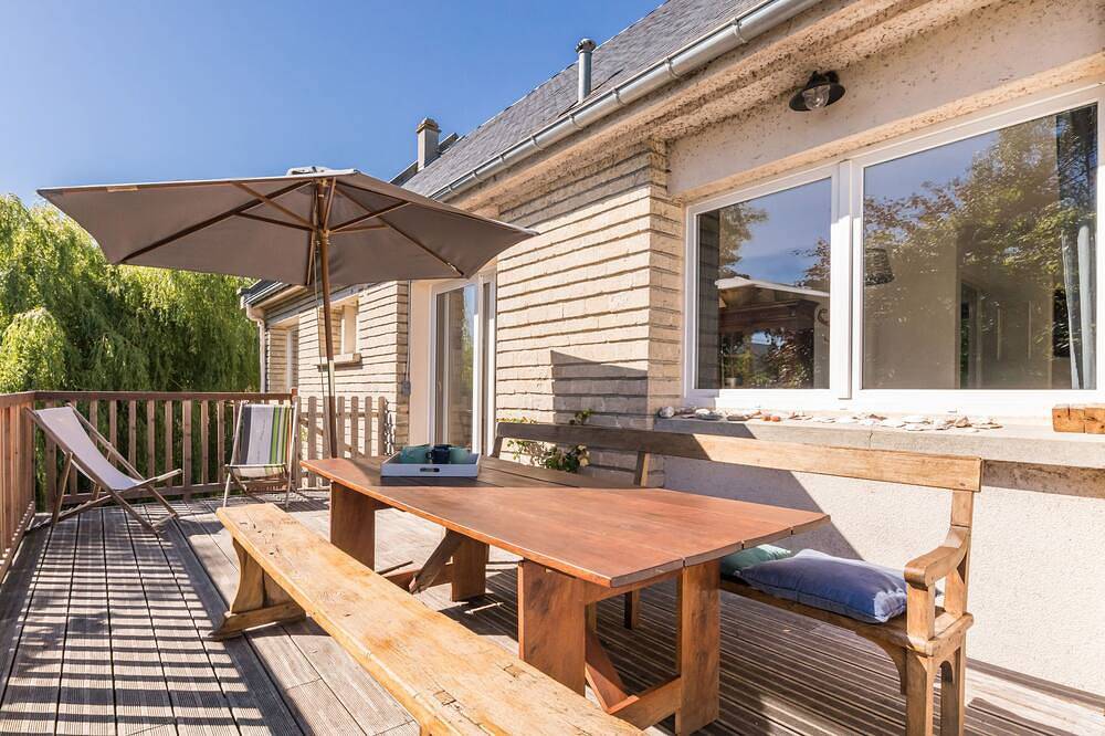 Beautiful house with sea view and fireplace in Ver-sur-Mer, Côte de Nacre