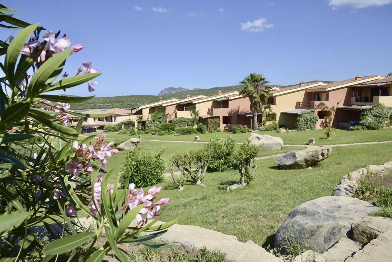 Geheel appartement, Vakantieappartement voor 6 personen met uitzicht op zee in Villaggio Marineledda, Costa Smeralda