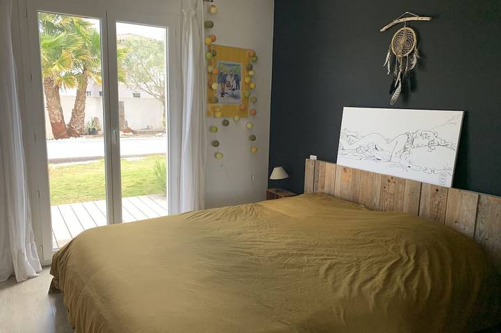 Location de vacances pour 8 personnes, avec jardin et terrasse à Montblanc - 2