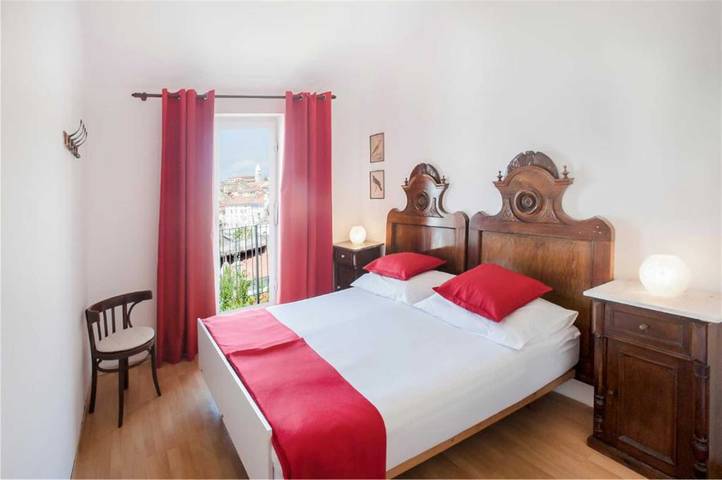 Ferienhaus für 8 Personen, mit Meerblick und Balkon sowie Terrasse und Garten in Slowenien - 2