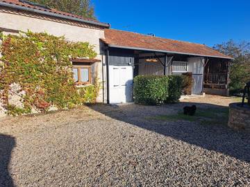 Maison de campagne pour 6 personnes, avec jardin et vue, animaux acceptés à Bellenaves