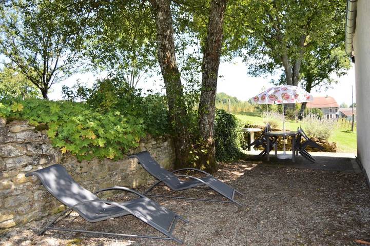 Gîte pour 4 personnes, avec jardin dans Lac de la Liez - 3