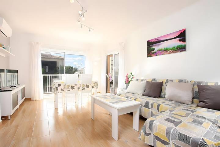 Entire apartment, Apartment 'Marcos' with Balcony, Wi-Fi and Air Conditioning in Port de Pollença, Pollença