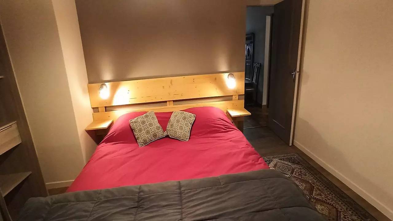 Chalet overlooking Vallouise 9 people in Vallouise, Écrins National Park