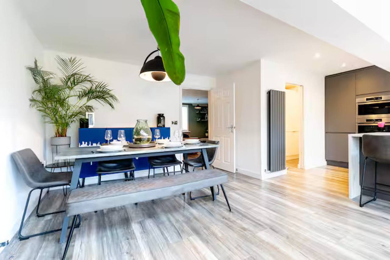 Comfortable 3 bedroom Home | Chelmsford | Sleeps 5 - Pass the Keys in Springfield (Chelmsford), Chelmsford