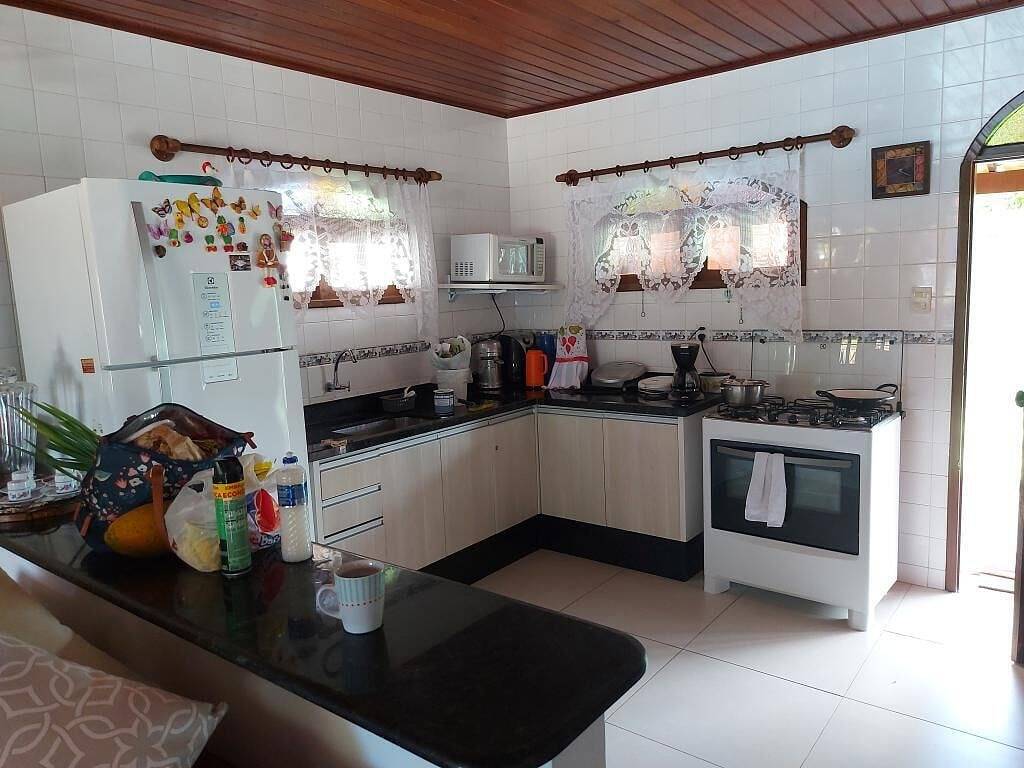 Beautiful house with 4 suites, swimming pool, complete gourmet space, 24-hour gated community in Camaçari, Linha Verde