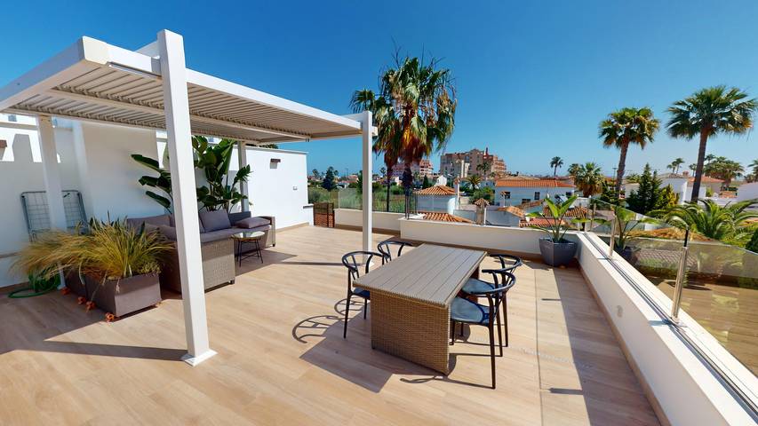 Ferienwohnung für 4 Personen, mit Terrasse und Pool in Oliva