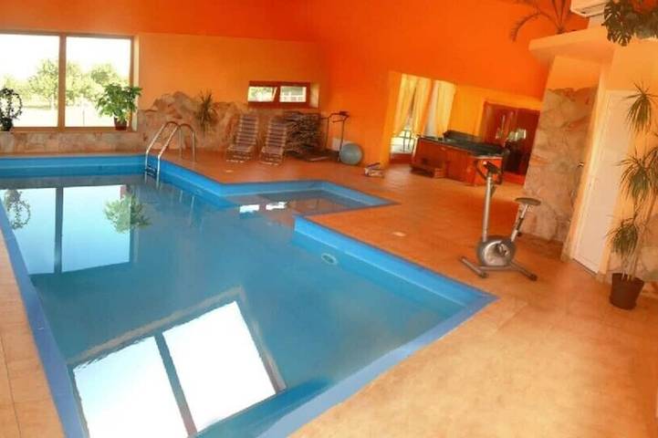 Villa für 10 Personen, mit Sauna und Garten sowie Whirlpool am Balaton