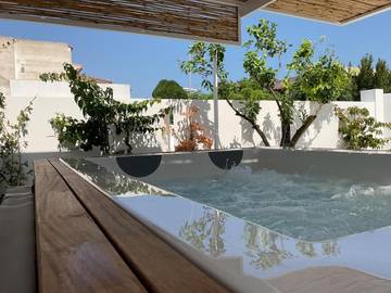 Cottage pour 3 personnes, avec balcon ainsi que jacuzzi et piscine à San Cataldo