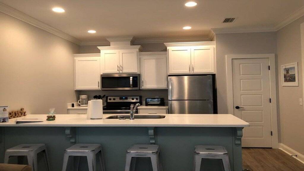 Beste Lage! 0. 15 Meile zum Strand; kurzer Spaziergang zum Dorf, K & P, und Haustiere in St. Simons Island, Glynn County